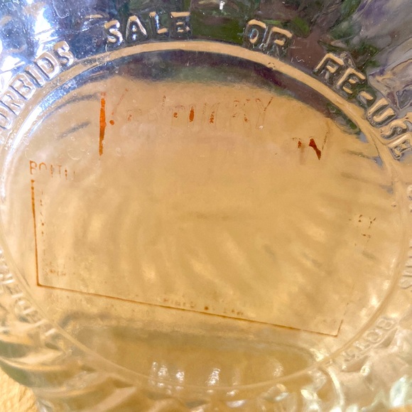 Vintage Whiskey Decanter - Picture 4 of 4